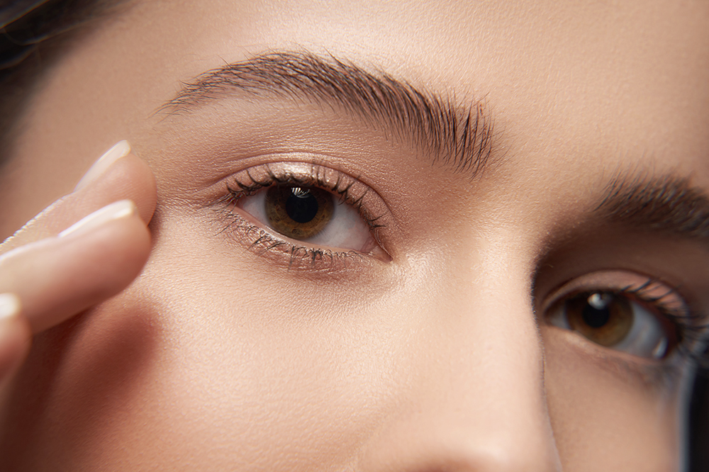 What helps eyebrows grow?